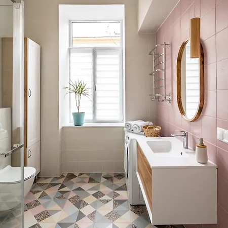 Leontovycha 1905 شقة